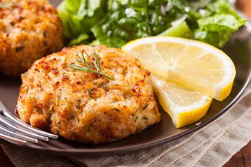 Lunch fish cakes on the psoriasis diet menu